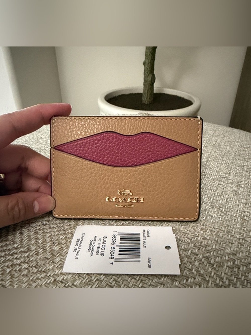 NWT Coach Latte Multi Card Case with Pink Lip Accent